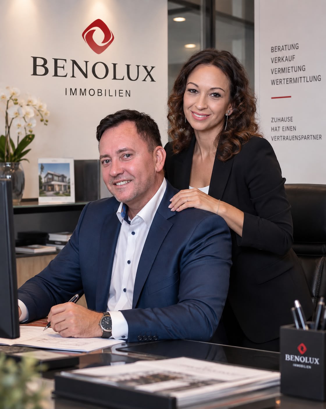 Oliver Becker und das Team von Benolux Immobilien im Büro in Troisdorf